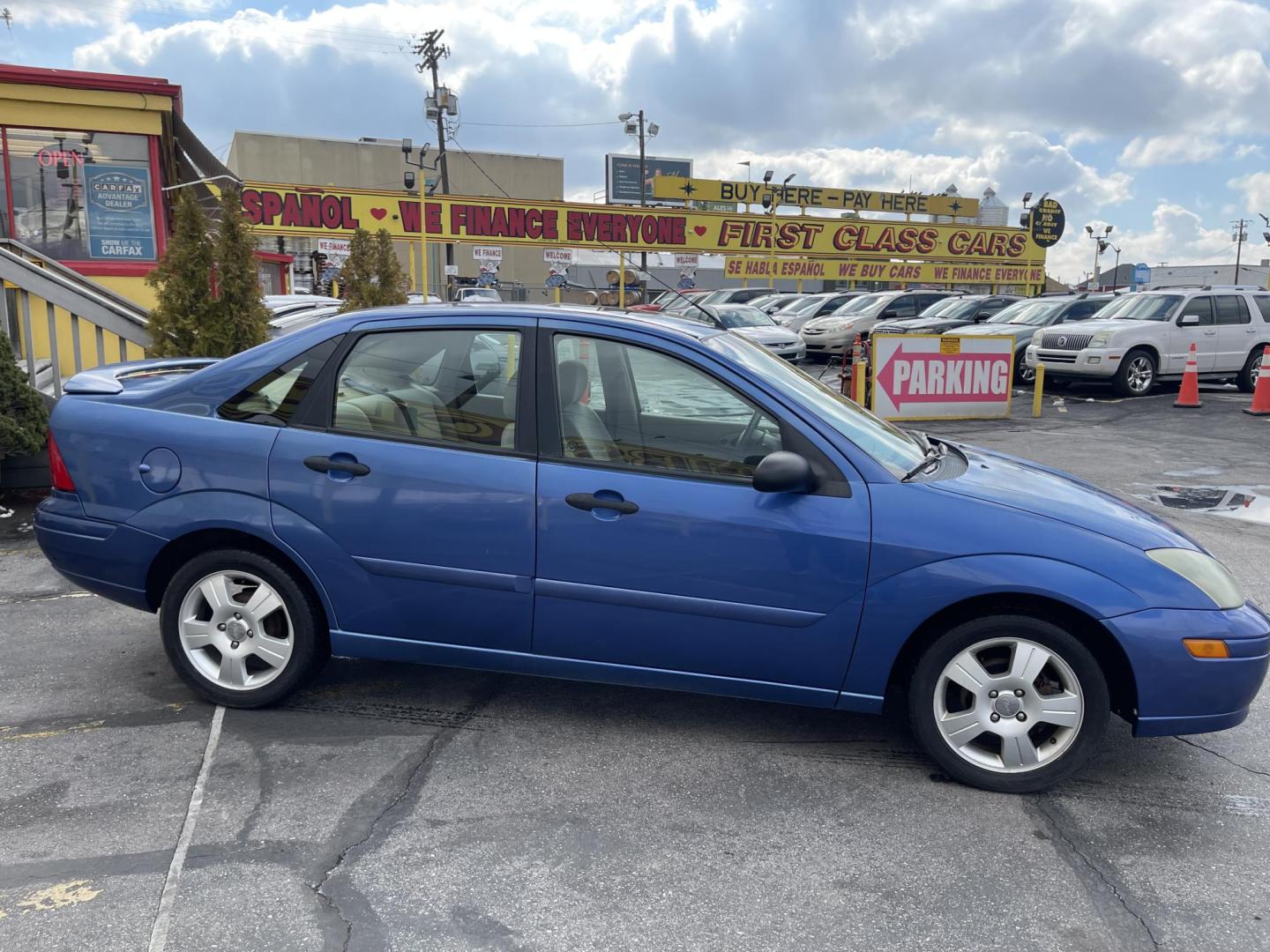 2004 French Blue Metallic /Gray Cloth Ford Focus ZTS (1FAFP38Z04W) with an 2.3L 4 Cyl. engine, Manual transmission, located at 801 South State Street, Salt Lake City, UT, 84111, (801) 328-0098, 40.751953, -111.888206 - Vehicle Features: ABS Brakes, Air Conditioning, Alloy Wheels, AM/FM Stereo, CD Audio, Cloth Seats, Cruise Control, Manual Transmission, Power Locks, Power Mirrors, Power Windows, Rear Defroster, Sunroof(s), Traction Control All advertised prices are just dollars above cost to make room for new in - Photo#4