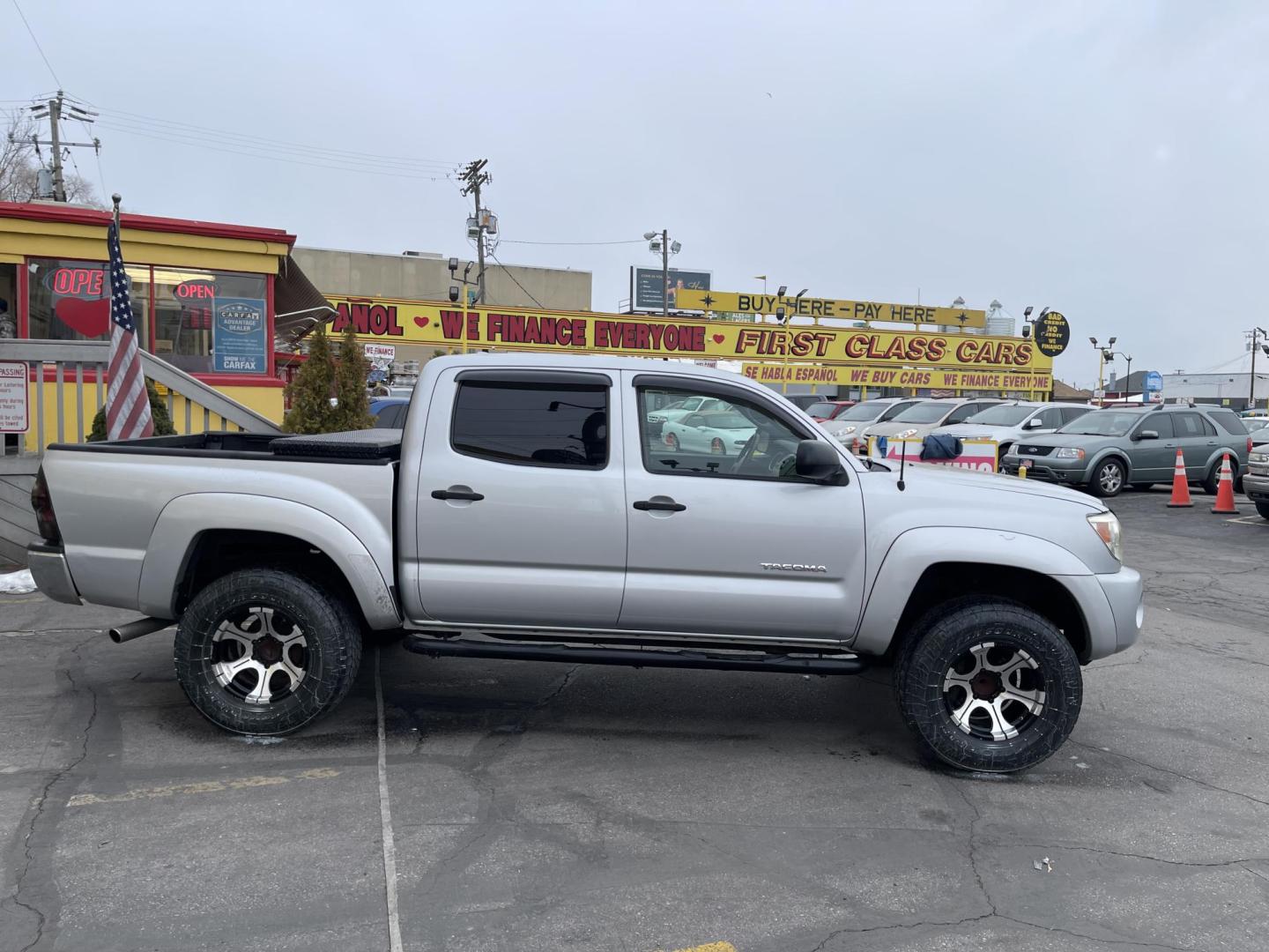 2010 Silver Sky Metallic /Gray Toyota Tacoma Prerunner (3TMJU4GN0AM) with an 4.0 L V6 vvt-i engine, AUTOMATIC transmission, located at 801 South State Street, Salt Lake City, UT, 84111, (801) 328-0098, 40.751953, -111.888206 - Experience unbeatable durability with this 2010 Toyota Tacoma. Reliable with impressive off-road capabilities, it offers a smooth ride and a comfortable, well-built interior. A dream for any adventurer. Own the road - and everywhere beyond. Get it used for a great value. Live the Toyota Tacoma exper - Photo#6