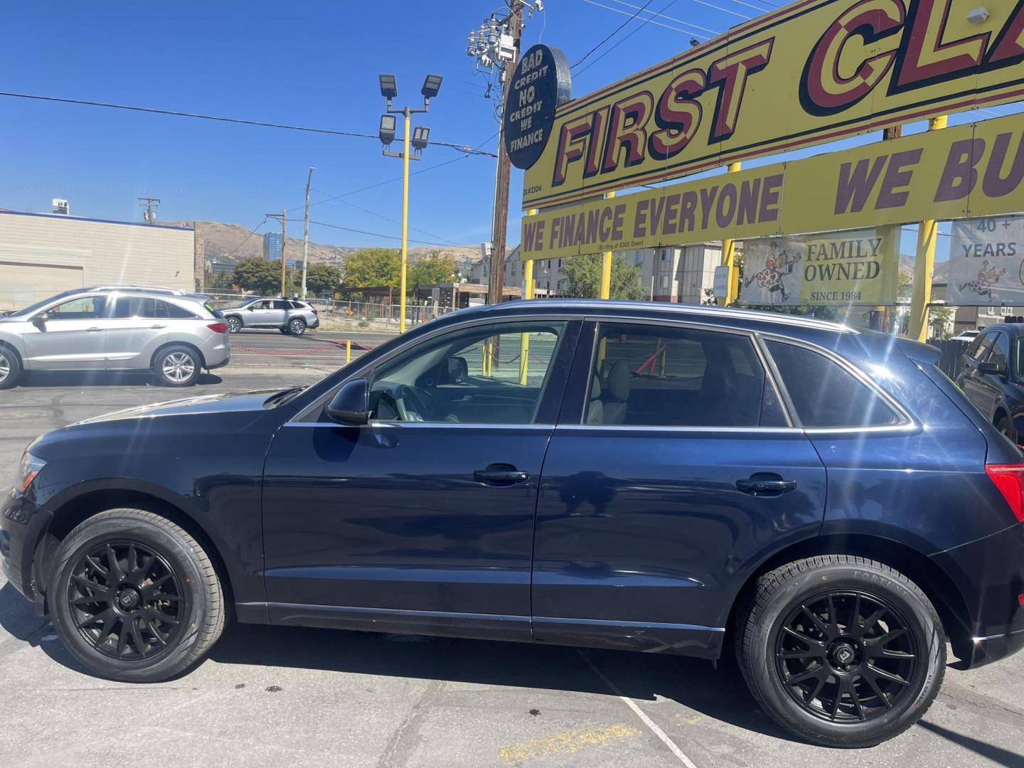 2010 Blue /Tan Audi Q5 Premium Plus (WA1LKAFP2AA) with an 3.2L V6 engine, Automatic transmission, located at 801 South State Street, Salt Lake City, UT, 84111, (801) 328-0098, 40.751953, -111.888206 - Features: 4WD/AWD, Panoramic Sunroof, Alloy Wheels, Parking Sensors, Bluetooth Technology, Power Hatch/Deck Lid, Front Seat Heaters, Rear View Camera, Leather Seats, Satellite Radio Ready, Memory Seat(s), ABS Brakes, CD Audio, Power Locks, Rear Defroster, AM/FM Stereo, Cruise Control, Power Mirrors, - Photo#9