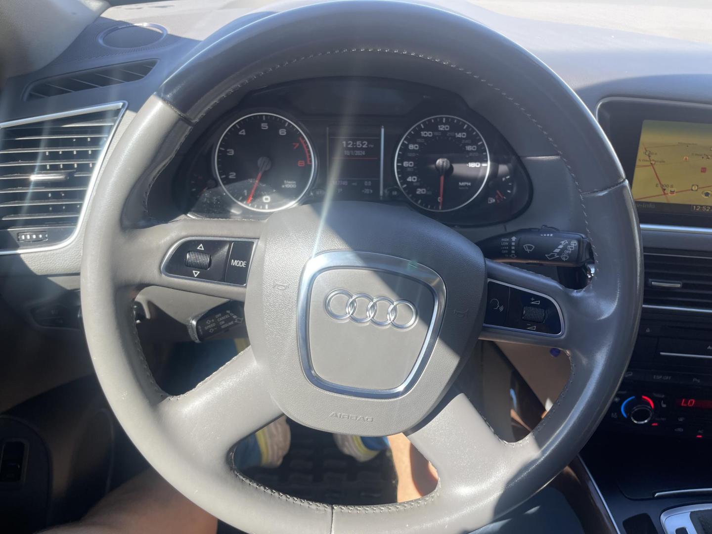 2010 Blue /Tan Audi Q5 Premium Plus (WA1LKAFP2AA) with an 3.2L V6 engine, Automatic transmission, located at 801 South State Street, Salt Lake City, UT, 84111, (801) 328-0098, 40.751953, -111.888206 - Features: 4WD/AWD, Panoramic Sunroof, Alloy Wheels, Parking Sensors, Bluetooth Technology, Power Hatch/Deck Lid, Front Seat Heaters, Rear View Camera, Leather Seats, Satellite Radio Ready, Memory Seat(s), ABS Brakes, CD Audio, Power Locks, Rear Defroster, AM/FM Stereo, Cruise Control, Power Mirrors, - Photo#20