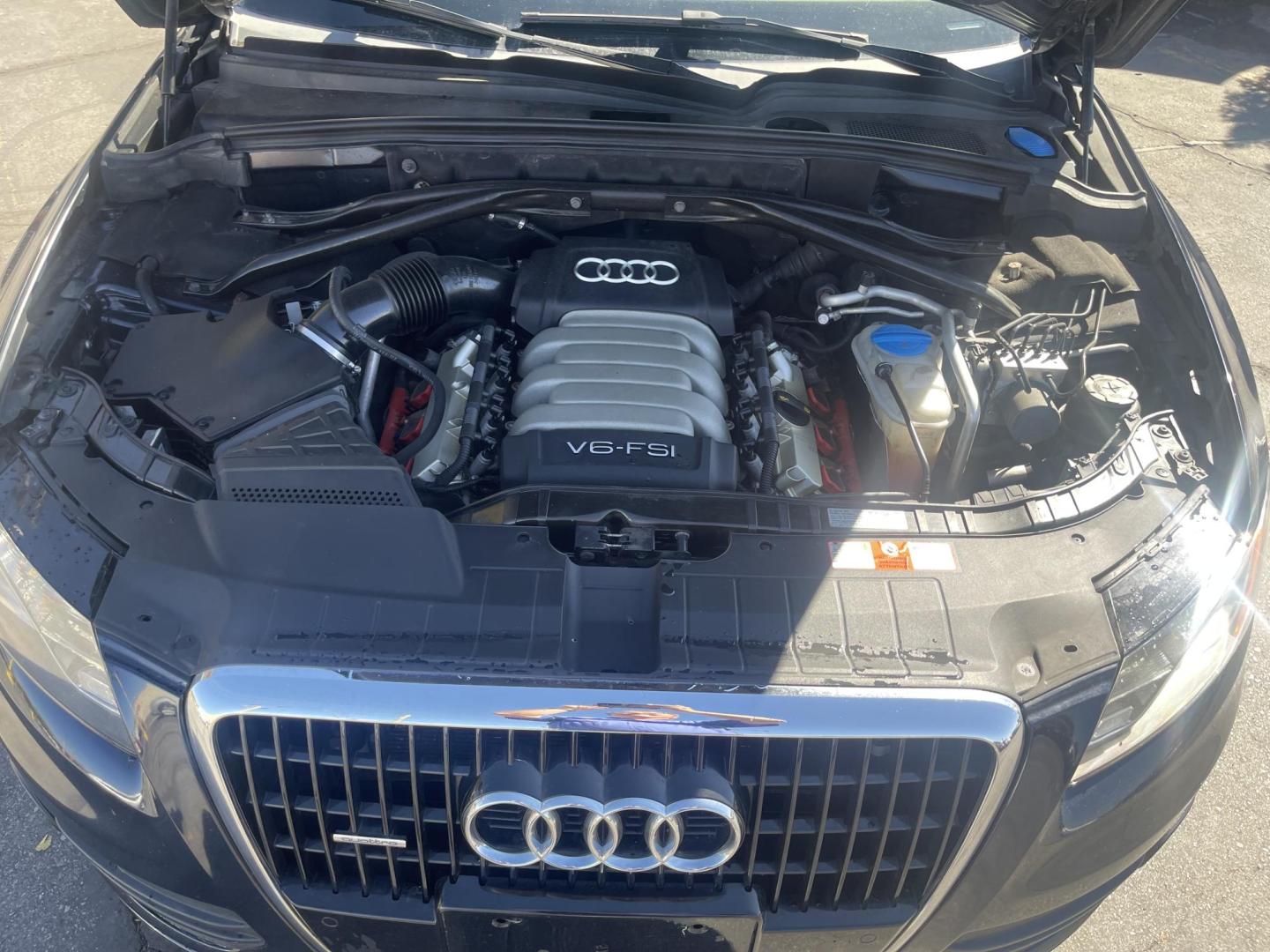 2010 Blue /Tan Audi Q5 Premium Plus (WA1LKAFP2AA) with an 3.2L V6 engine, Automatic transmission, located at 801 South State Street, Salt Lake City, UT, 84111, (801) 328-0098, 40.751953, -111.888206 - Features: 4WD/AWD, Panoramic Sunroof, Alloy Wheels, Parking Sensors, Bluetooth Technology, Power Hatch/Deck Lid, Front Seat Heaters, Rear View Camera, Leather Seats, Satellite Radio Ready, Memory Seat(s), ABS Brakes, CD Audio, Power Locks, Rear Defroster, AM/FM Stereo, Cruise Control, Power Mirrors, - Photo#23