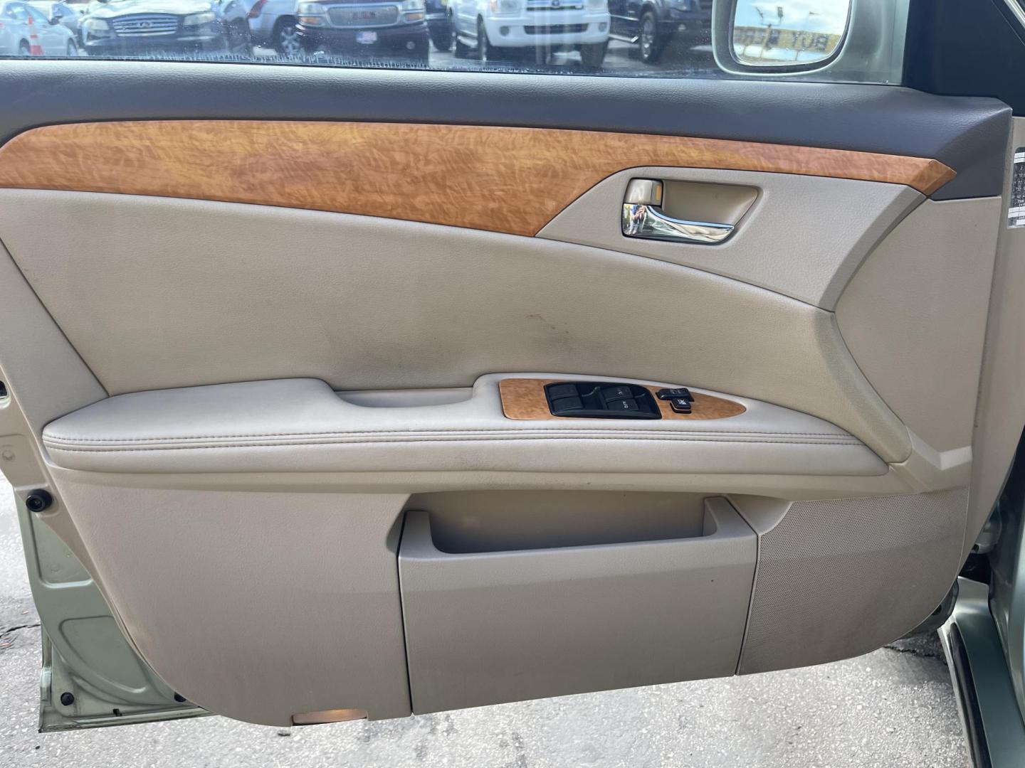 2007 /Tan Toyota Avalon Limited (4T1BK36B27U) with an 3.5L V6 DOHC 24V engine, 5-Speed Automatic Overdrive transmission, located at 801 South State Street, Salt Lake City, UT, 84111, (801) 328-0098, 40.751953, -111.888206 - Extra clean great condition! Clean title! No salt, no rust. It is from a dry climate area. Clean Carfax only 2 owners! A must see! Features: Alloy Wheels, Leather Seats, Sunroof(s), ABS Brakes, CD Audio, Power Locks, Rear Defroster, AM/FM Stereo, Cassette Player, Power Mirrors, Side Airbags, Air Co - Photo#18