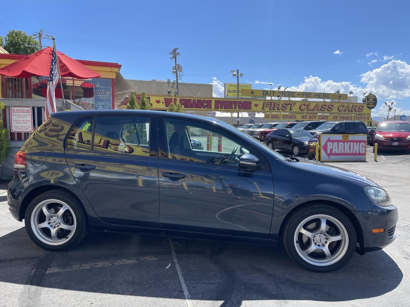 2011 French Blue Metallic /Black Volkswagen Golf 2.5L 4-Door PZEV (WVWDB7AJ3BW) with an 2.5L L5 DOHC 20V engine, 6-Speed Automatic transmission, located at 801 South State Street, Salt Lake City, UT, 84111, (801) 328-0098, 40.751953, -111.888206 - Clean Carfax! Clean title! From a dry climate area no salt no rust! Very nice must see! Features: Alloy Wheels, Front Seat Heaters, Bluetooth Technology, Sunroof(s), Cloth Seats, ABS Brakes, Auxiliary Audio Input, Power Locks, Side Airbags, AM/FM Stereo CD Audio, Power Mirrors, Traction Control, A - Photo#6