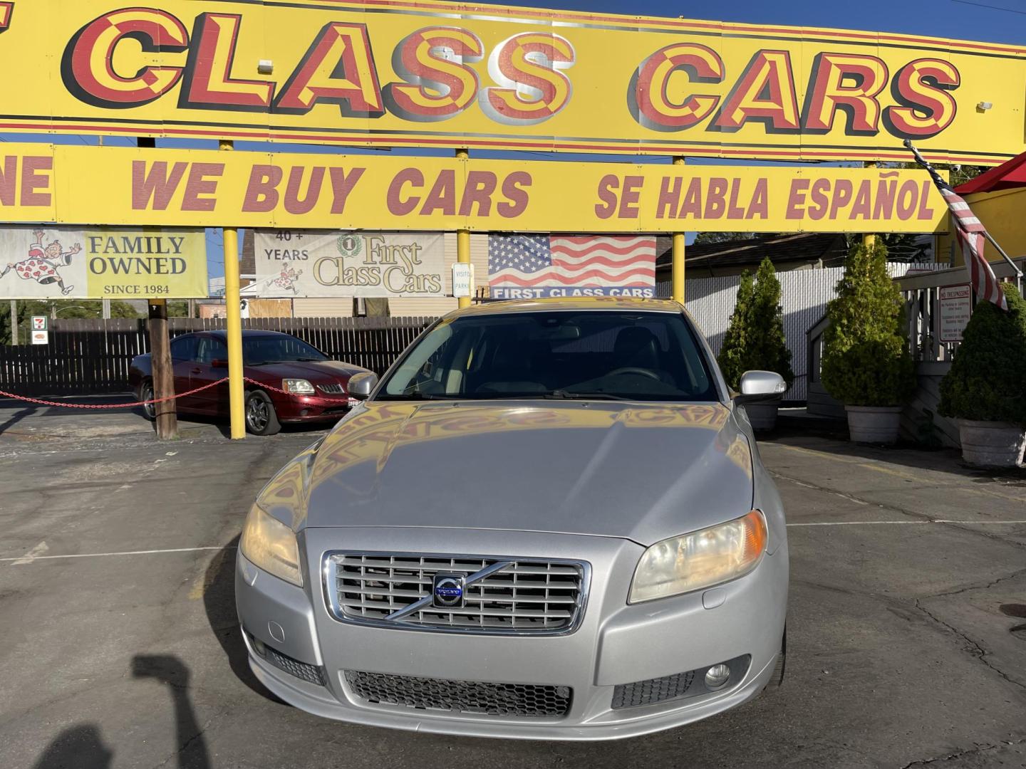 2008 Silver Sky Metallic /Black Volvo S80 3.2 FWD (YV1AS982781) with an 3.2L L6 DOHC 24V TURBO engine, 6-Speed Automatic Overdrive transmission, located at 801 South State Street, Salt Lake City, UT, 84111, (801) 328-0098, 40.751953, -111.888206 - Clean title! Only 2 owners, super low miles for the year only 103,905 miles!!! Hard to find this clean with low miles for this year. Features: Alloy Wheels, Rear Seat Heaters, Leather Seats, Run Flat Tires, Memory Seat(s), Sunroof(s), ABS Brakes, Auxiliary Audio, InputPower Locks, Rear Defroster, A - Photo#1