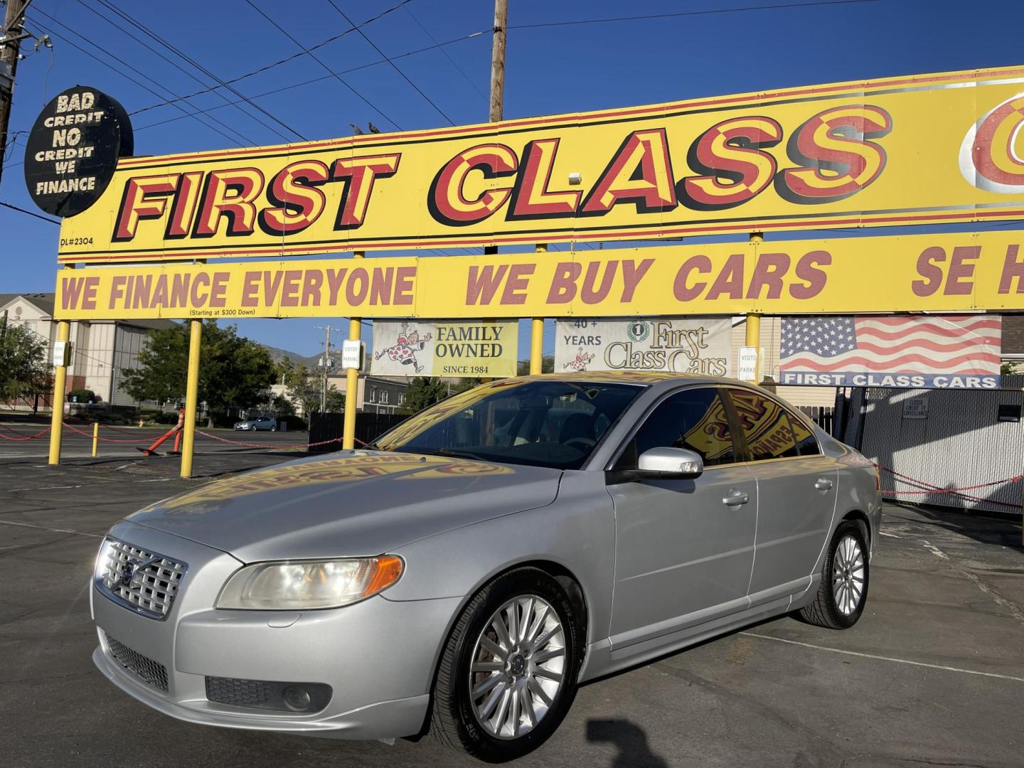 2008 Silver Sky Metallic /Black Volvo S80 3.2 FWD (YV1AS982781) with an 3.2L L6 DOHC 24V TURBO engine, 6-Speed Automatic Overdrive transmission, located at 801 South State Street, Salt Lake City, UT, 84111, (801) 328-0098, 40.751953, -111.888206 - Clean title! Only 2 owners, super low miles for the year only 103,905 miles!!! Hard to find this clean with low miles for this year. Features: Alloy Wheels, Rear Seat Heaters, Leather Seats, Run Flat Tires, Memory Seat(s), Sunroof(s), ABS Brakes, Auxiliary Audio, InputPower Locks, Rear Defroster, A - Photo#0