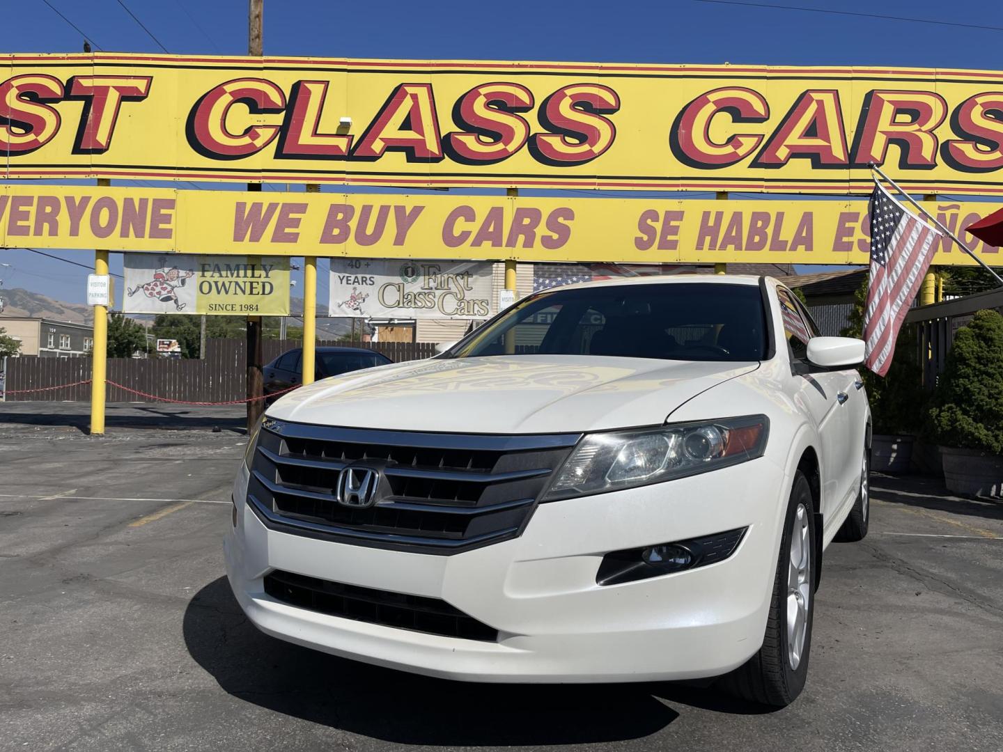 2010 Pure White /Black Honda Accord Crosstour EX-L 2WD 5-Spd AT (5J6TF1H52AL) with an 3.5L V6 SOHC 24V engine, 5-Speed Automatic transmission, located at 801 South State Street, Salt Lake City, UT, 84111, (801) 328-0098, 40.751953, -111.888206 - Super clean 2010 Honda Accord Crosstour! Hard to find car only 1 owner reported on the Carfax history report. Vehicle has been well maintained and clean. It has been regularly serviced with 18 service records reported to Carfax. Tons of space in the back with the hatchback! Great storage space with - Photo#1