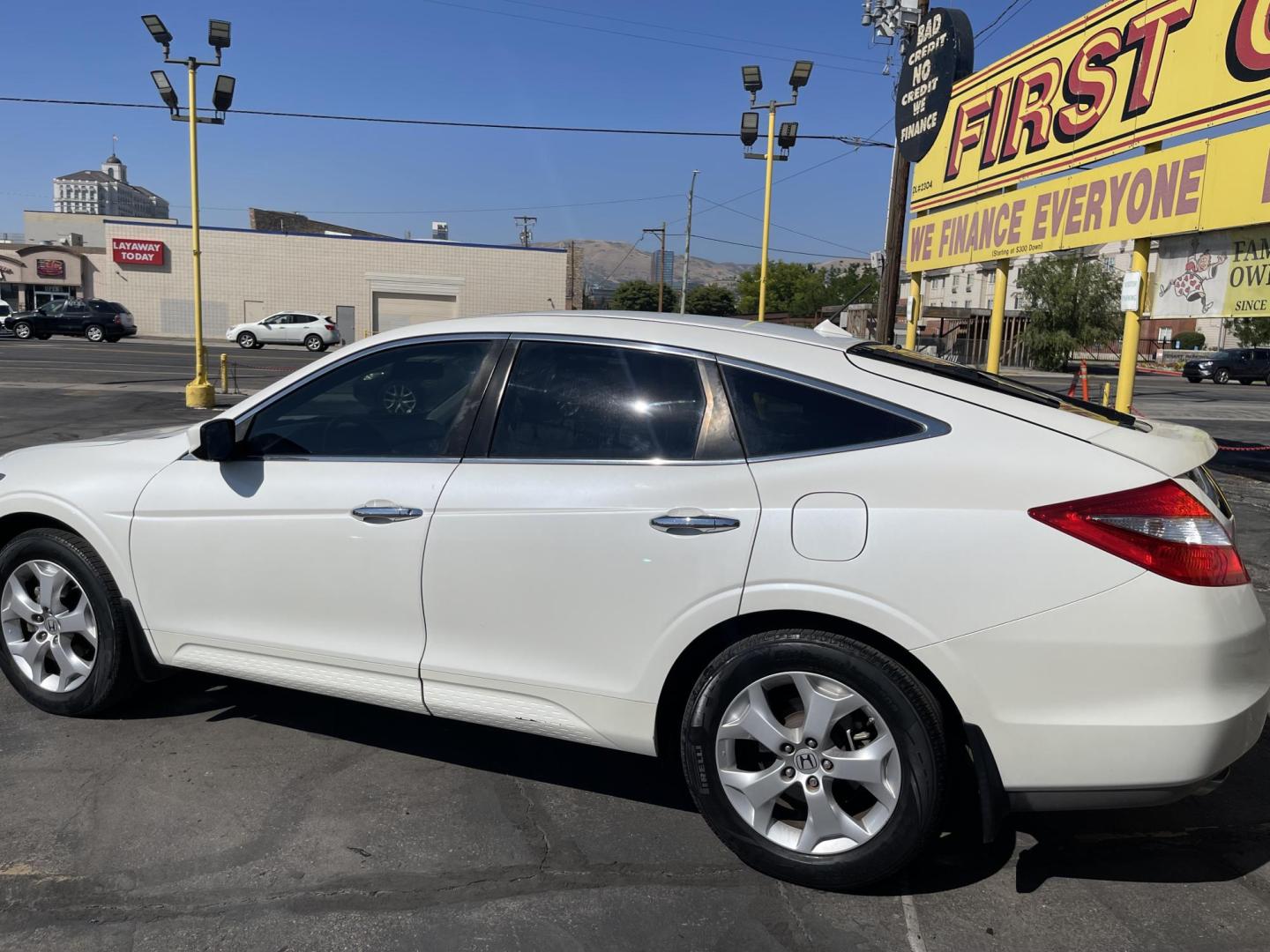 2010 Pure White /Black Honda Accord Crosstour EX-L 2WD 5-Spd AT (5J6TF1H52AL) with an 3.5L V6 SOHC 24V engine, 5-Speed Automatic transmission, located at 801 South State Street, Salt Lake City, UT, 84111, (801) 328-0098, 40.751953, -111.888206 - Super clean 2010 Honda Accord Crosstour! Hard to find car only 1 owner reported on the Carfax history report. Vehicle has been well maintained and clean. It has been regularly serviced with 18 service records reported to Carfax. Tons of space in the back with the hatchback! Great storage space with - Photo#11