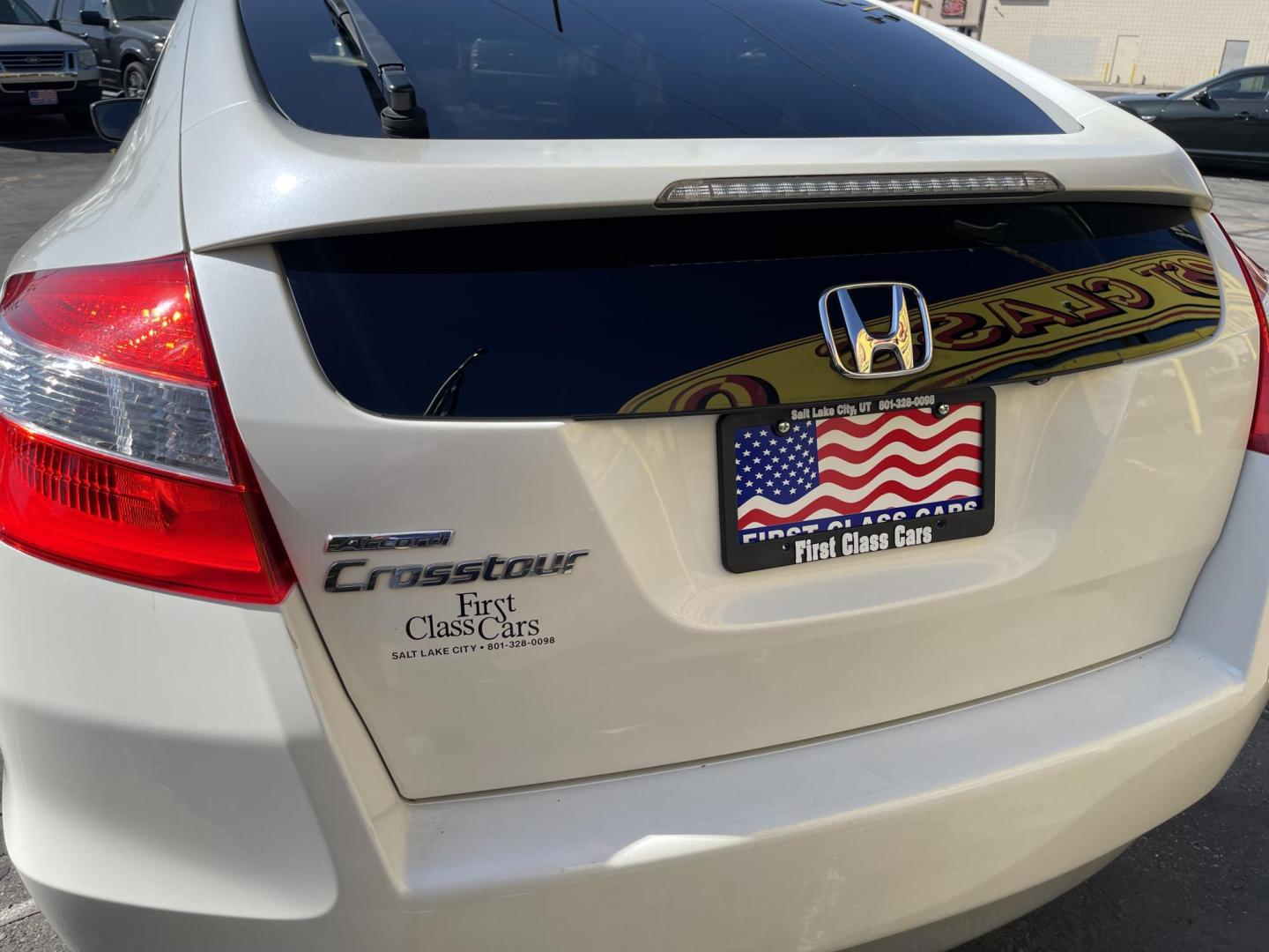 2010 Pure White /Black Honda Accord Crosstour EX-L 2WD 5-Spd AT (5J6TF1H52AL) with an 3.5L V6 SOHC 24V engine, 5-Speed Automatic transmission, located at 801 South State Street, Salt Lake City, UT, 84111, (801) 328-0098, 40.751953, -111.888206 - Super clean 2010 Honda Accord Crosstour! Hard to find car only 1 owner reported on the Carfax history report. Vehicle has been well maintained and clean. It has been regularly serviced with 18 service records reported to Carfax. Tons of space in the back with the hatchback! Great storage space with - Photo#31