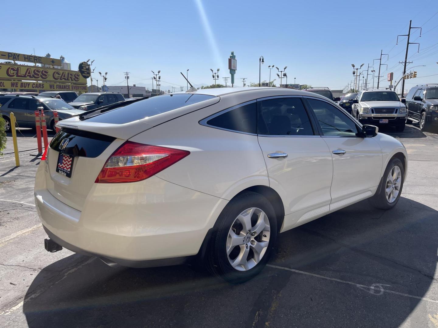 2010 Pure White /Black Honda Accord Crosstour EX-L 2WD 5-Spd AT (5J6TF1H52AL) with an 3.5L V6 SOHC 24V engine, 5-Speed Automatic transmission, located at 801 South State Street, Salt Lake City, UT, 84111, (801) 328-0098, 40.751953, -111.888206 - Super clean 2010 Honda Accord Crosstour! Hard to find car only 1 owner reported on the Carfax history report. Vehicle has been well maintained and clean. It has been regularly serviced with 18 service records reported to Carfax. Tons of space in the back with the hatchback! Great storage space with - Photo#8