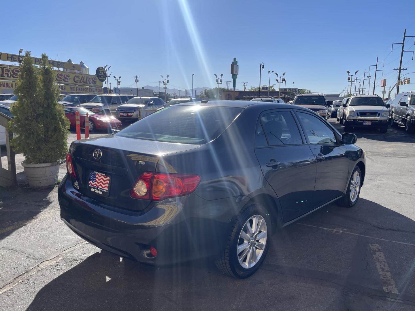 2009 Graphite Pearl /Gray Toyota Corolla LE (JTDBL40E89J) with an 1.8L L4 DOHC 16V engine, 5-Speed Automatic Overdrive transmission, located at 801 South State Street, Salt Lake City, UT, 84111, (801) 328-0098, 40.751953, -111.888206 - Clean title! Clean Carfax history report no reported accidents on Carfax! Only 3 previous owners reported. From a dry climate area! Great gas mileage! Boasts 35 Highway MPG and 27 City MPG! This Toyota COROLLA delivers a Gas I4 1.8L/110 engine powering this Automatic transmission. Features: Cloth - Photo#5