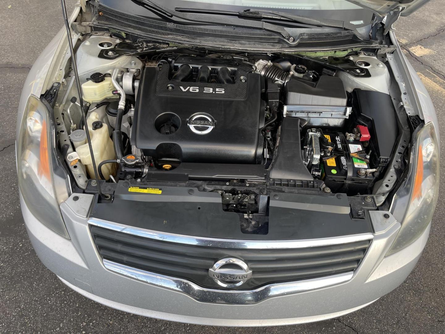 2008 Silver Sky Metallic /Gray Nissan Altima 3.5 SE (1N4BL21EX8N) with an 3.5L V6 DOHC 24V engine, Automatic transmission, located at 801 South State Street, Salt Lake City, UT, 84111, (801) 328-0098, 40.751953, -111.888206 - Clean title! Clean Carfax no reported accidents on the Carfax. We have a free Carfax when you come in to look at the vehicle. Extra clean in great condition a must see for anyone looking for a nice affordable car. Features: Alloy Wheels, Bluetooth Technology, Cloth Seats, Sunroof(s), ABS Brakes, A - Photo#18