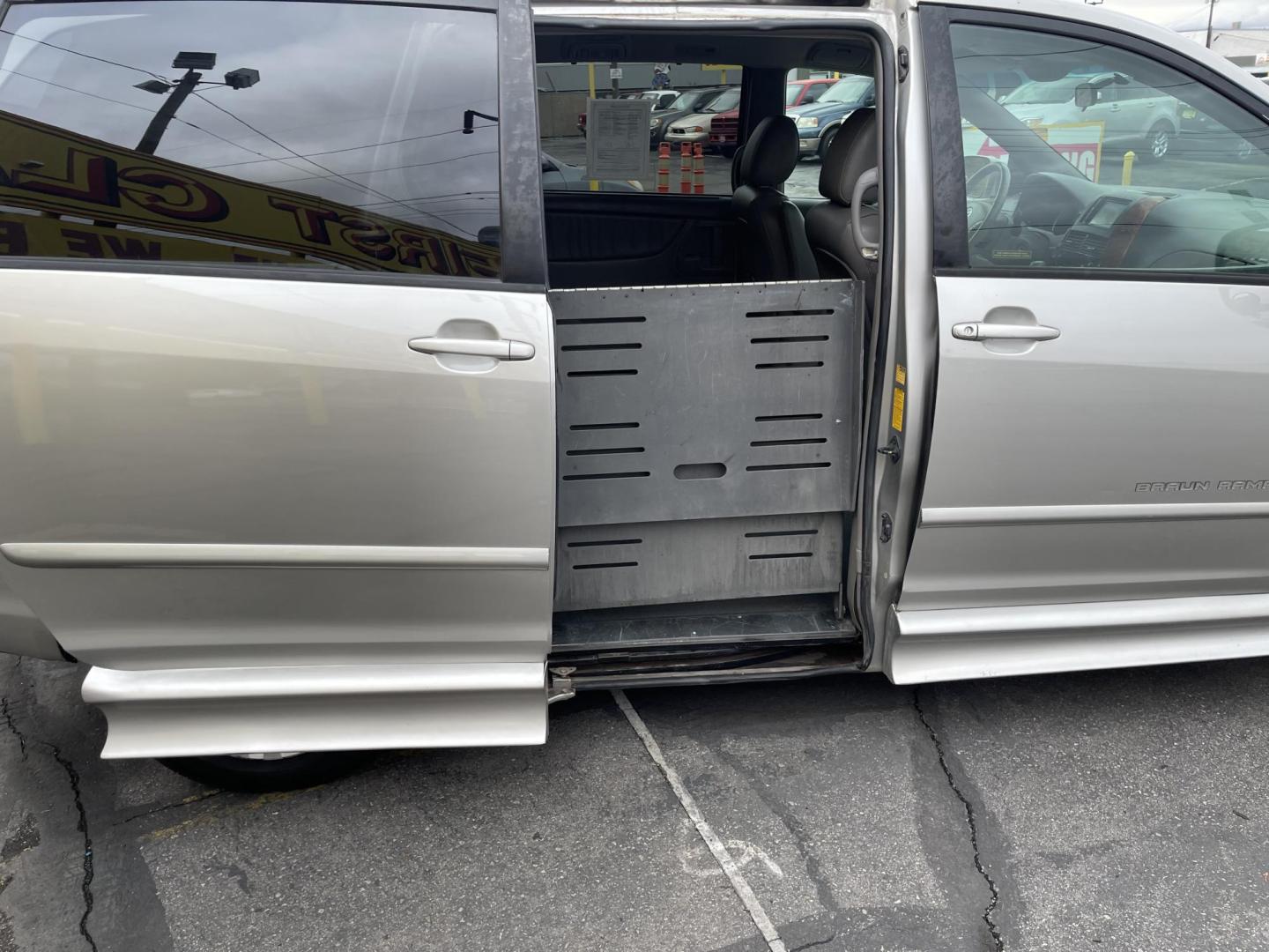 2009 Silver Sky Metallic /Tan Toyota Sienna XLE BraunAbility (5TDZK22C59S) with an 3.5L V6 EFI DOHC 24V engine, 5-Speed Automatic transmission, located at 801 South State Street, Salt Lake City, UT, 84111, (801) 328-0098, 40.751953, -111.888206 - Equipped with BraunAbility motorized wheelchair ramp. Great van in good shape for anyone who needs a handicap accessible van. No middle row seating for the wheelchair ramp. The BraunAbility wheelchair ramp is over $10,000 if you purchase the ramp separately from a BraunAbility dealer not including t - Photo#4