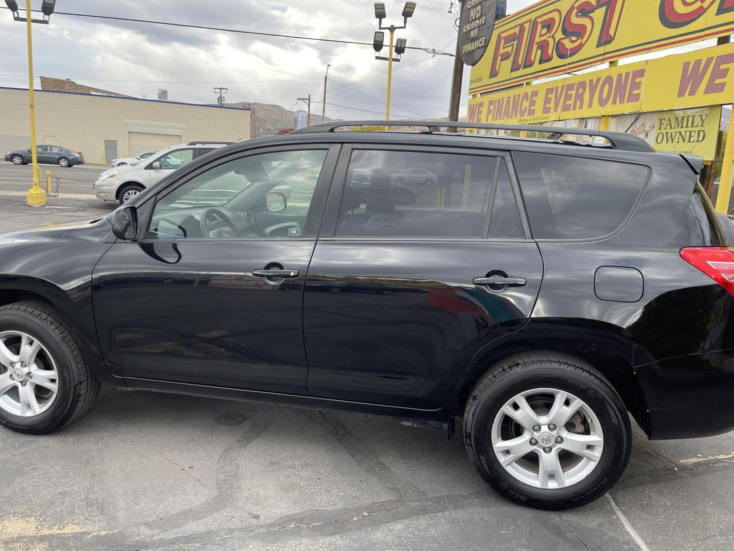 2011 Black /Black Toyota RAV4 Base I4 Front wheel drive (JTMZF4DV8B5) with an 2.4L L4 DOHC 16V engine, 4-Speed Automatic transmission, located at 801 South State Street, Salt Lake City, UT, 84111, (801) 328-0098, 40.751953, -111.888206 - Clean title! No reported accidents on Carfax! Carfax shows regular service and maintenance has been done.Tires look like they are in good condition. Nice SUV great gas mileage for a small SUV fuel economy for this model is 22 mpg city/28 mpg highway and 24 mpg combined. Features: Automatic, cloth - Photo#7