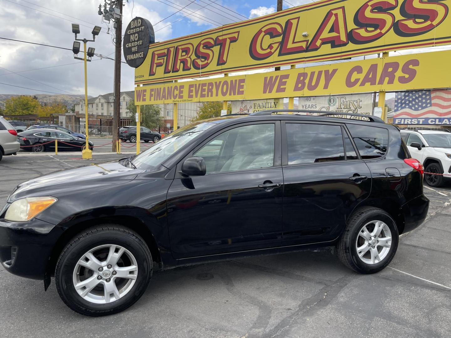 2011 Black /Black Toyota RAV4 Base I4 Front wheel drive (JTMZF4DV8B5) with an 2.4L L4 DOHC 16V engine, 4-Speed Automatic transmission, located at 801 South State Street, Salt Lake City, UT, 84111, (801) 328-0098, 40.751953, -111.888206 - Clean title! No reported accidents on Carfax! Carfax shows regular service and maintenance has been done.Tires look like they are in good condition. Nice SUV great gas mileage for a small SUV fuel economy for this model is 22 mpg city/28 mpg highway and 24 mpg combined. Features: Automatic, cloth - Photo#8