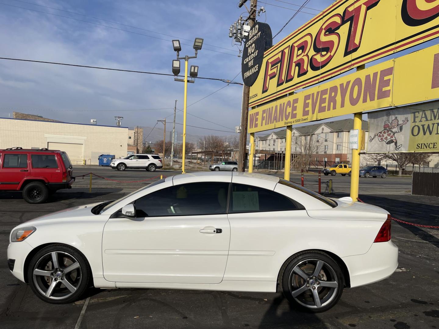 2011 Artic White /Tan Volvo C70 T5 (YV1672MC8BJ) with an 2.5L L5 DOHC 20V TURBO engine, 6-Speed Manual Overdrive transmission, located at 801 South State Street, Salt Lake City, UT, 84111, (801) 328-0098, 40.751953, -111.888206 - Clean title! Real nice car in great condition for the year, make and miles! Must see car for anyone looking for a nice clean car! Features: Alloy Wheels, Memory Seat(s), Bluetooth Technology, Parking Sensors, Front Seat Heaters, Quad Seats, Hard Top, Turbo Charged Engine, Leather Seats ABS Brakes, - Photo#9