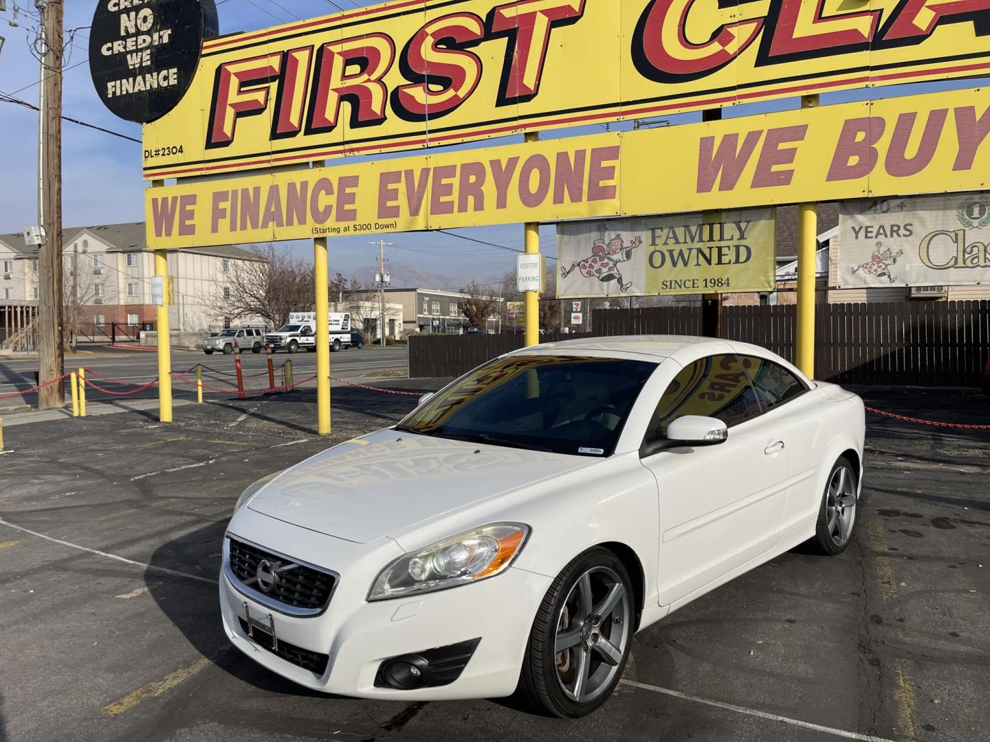 2011 Artic White /Tan Volvo C70 T5 (YV1672MC8BJ) with an 2.5L L5 DOHC 20V TURBO engine, 6-Speed Manual Overdrive transmission, located at 801 South State Street, Salt Lake City, UT, 84111, (801) 328-0098, 40.751953, -111.888206 - Clean title! Real nice car in great condition for the year, make and miles! Must see car for anyone looking for a nice clean car! Features: Alloy Wheels, Memory Seat(s), Bluetooth Technology, Parking Sensors, Front Seat Heaters, Quad Seats, Hard Top, Turbo Charged Engine, Leather Seats ABS Brakes, - Photo#0