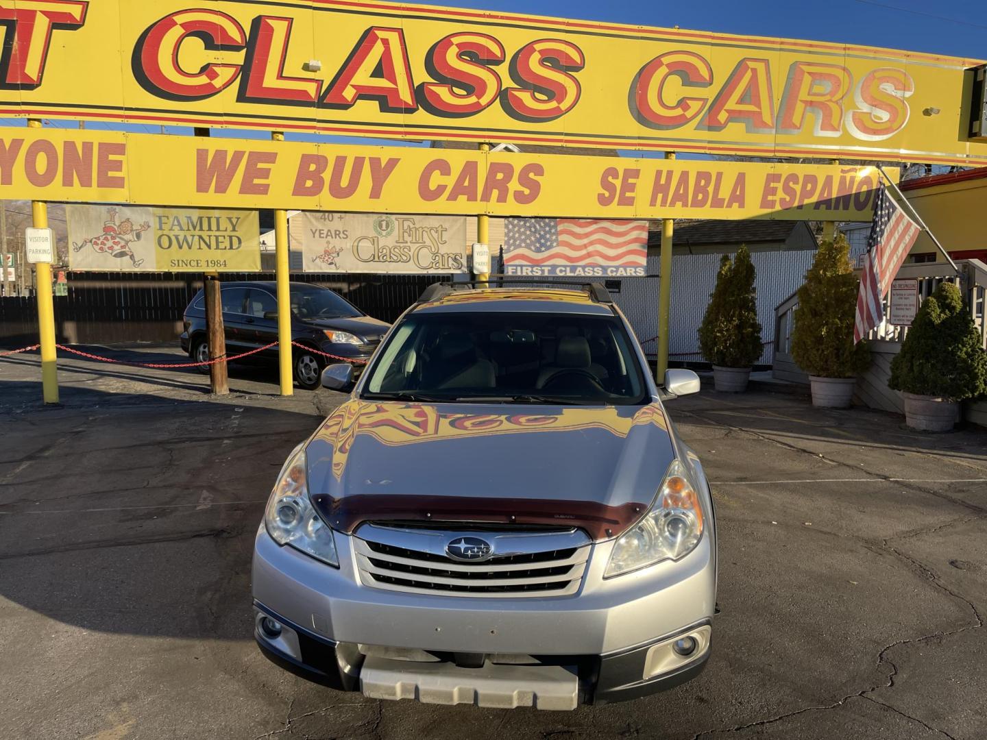 2012 Quick Silver Pearl /Black Subaru Outback 2.5i Premium (4S4BRBGCXC3) with an 2.5L H4 DOHC 16V engine, Automatic transmission, located at 801 South State Street, Salt Lake City, UT, 84111, (801) 328-0098, 40.751953, -111.888206 - New tires! Clean title! Clean Carfax only 2 owners no accidents! Perfect AWD vehicle for winter time! Great gas mileage! Must see for anyone looking for a nice affordable reliable car with AWD! Features: 4WD/AWD, Cloth Seats, Alloy Wheels, Front Seat Heaters, Bluetooth Technology, Tow Hitch, ABS B - Photo#1