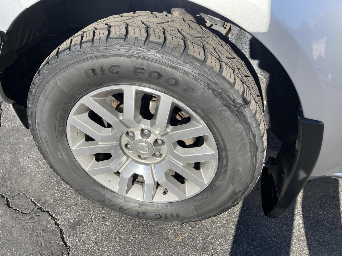 2010 Moondust Silver Metallic /Black Nissan Frontier LE Crew Cab 4WD (1N6AD0EV2AC) with an 4.0L V6 DOHC 24V engine, 5-Speed Automatic transmission, located at 801 South State Street, Salt Lake City, UT, 84111, (801) 328-0098, 40.751953, -111.888206 - Clean title! Hard to find nice 4x4 truck in great shape! Must see for anyone looking for a nice affordable truck! Features: 4x4, Bed Liner, Alloy Wheels, Cloth Seats, ABS Brakes, Automatic Transmission, Overhead Airbags, Traction Control, AM/FM Stereo, Auxiliary Audio Input, Rear Defroster, Air Con - Photo#12